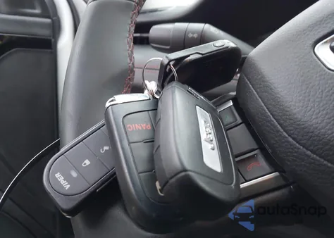 2022 Jeep Compass Trailhawk 4X4 из США, поврежденный, VIN 3C4NJDDB7NT143723